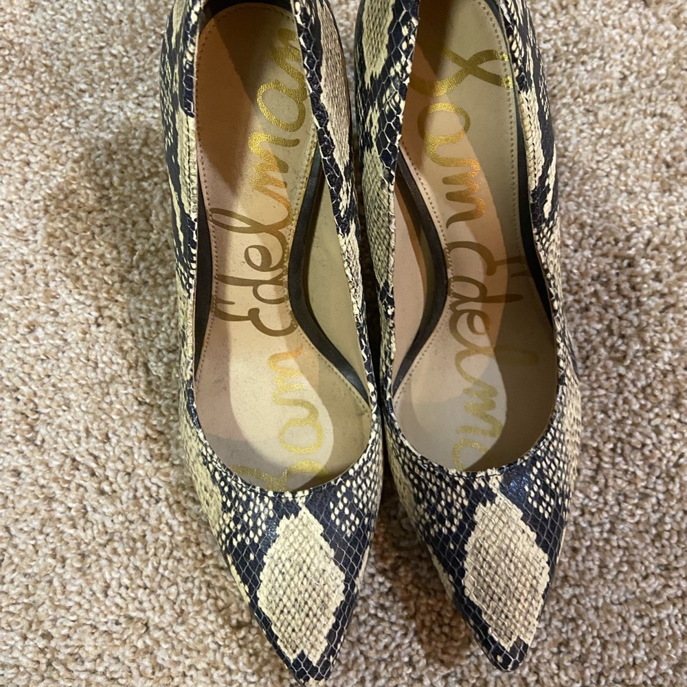 Sam Edelman pointed toe heel
